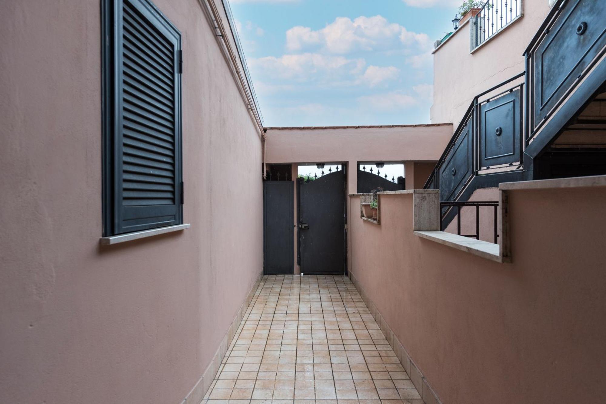Travelershome Ciampino 170 Station Street Bagian luar foto